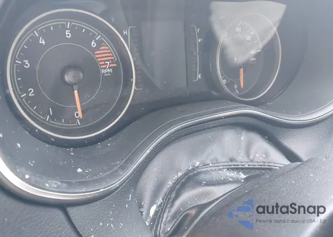 2019 Jeep Cherokee Latitude Plus 4X4 from USA, damaged, VIN 1C4PJMLB9KD426328